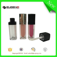 Square lip gloss container with lipstick style